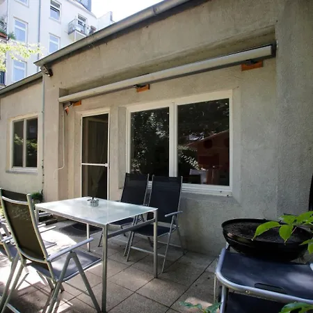 Peaceful City Garden Apartment Hamburg-Harburg Buitenkant foto