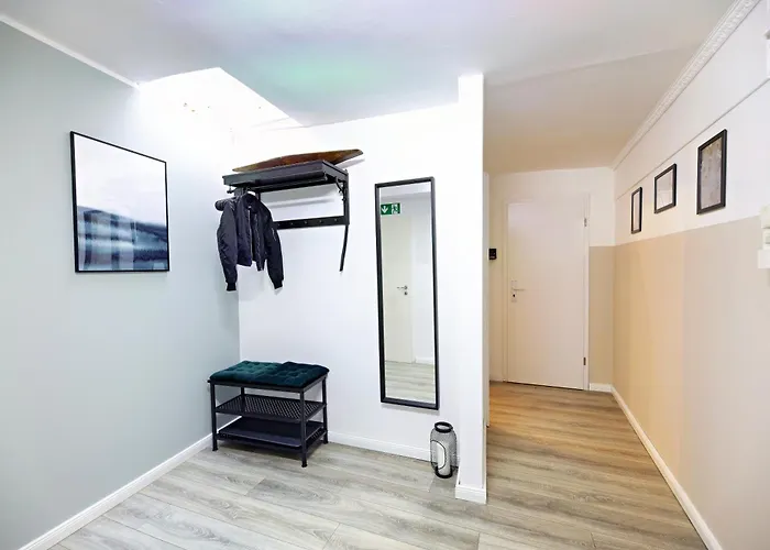 Peaceful City Garden Apartment